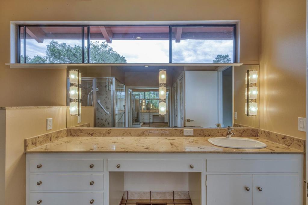 1052 San Carlos Road Property Photo 36