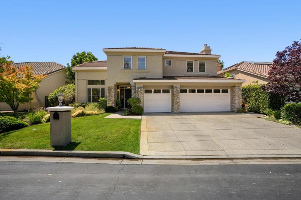 5247 Ligurian Court Property Photo