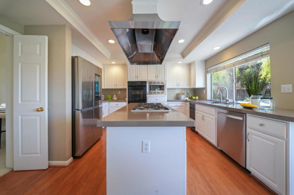 5247 Ligurian Court Property Photo 5