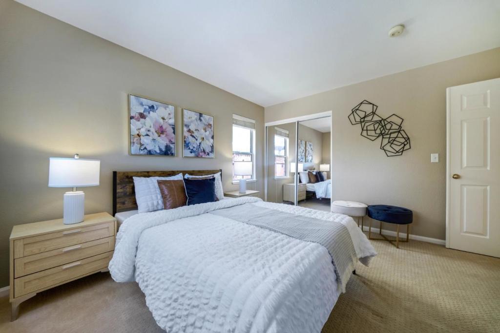5247 Ligurian Court Property Photo 6