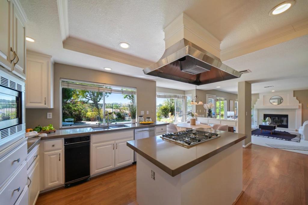 5247 Ligurian Court Property Photo 18
