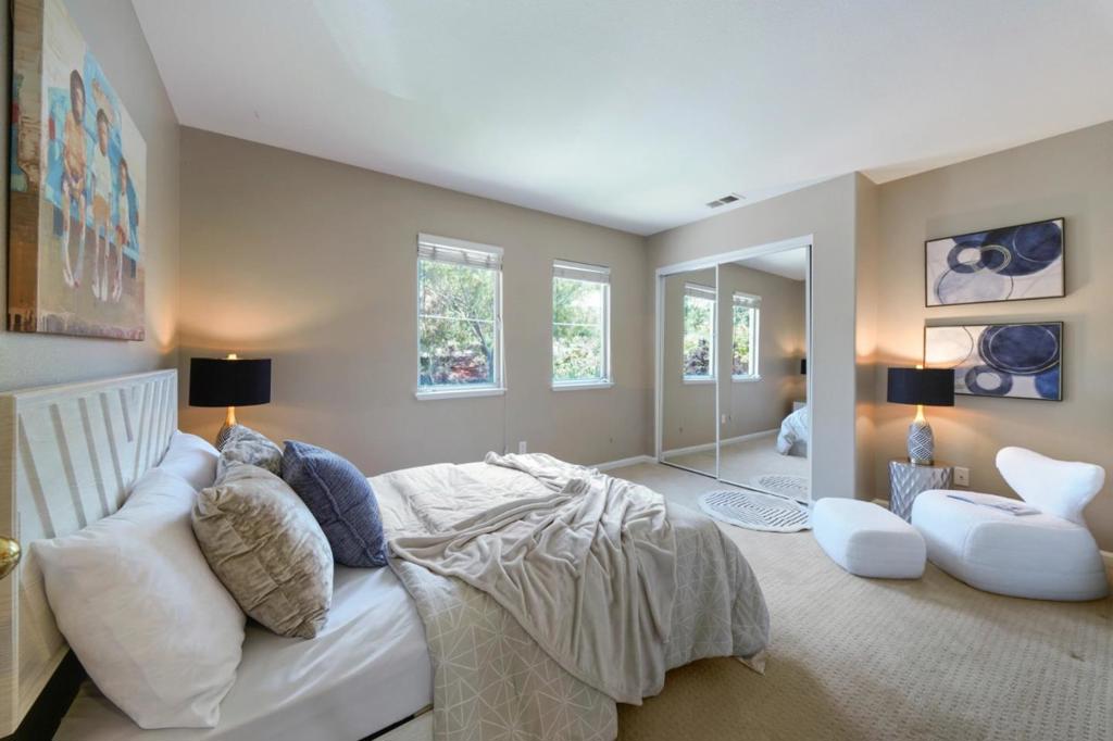 5247 Ligurian Court Property Photo 33