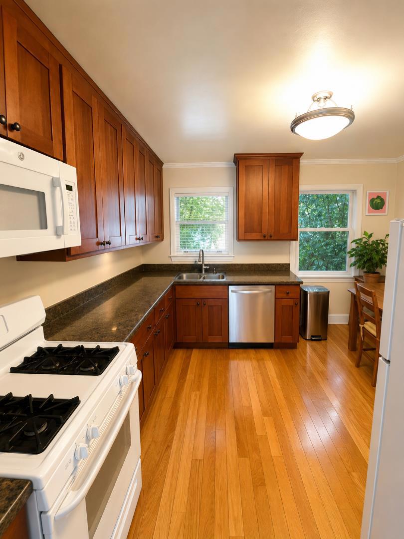 16 W Bellevue Avenue Property Photo 10