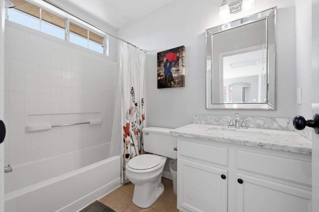 1576 Hermocilla Way Property Photo 10