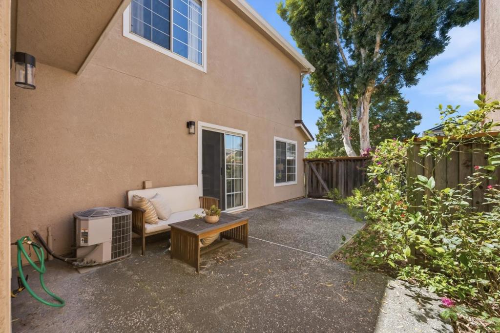 1576 Hermocilla Way Property Photo 19