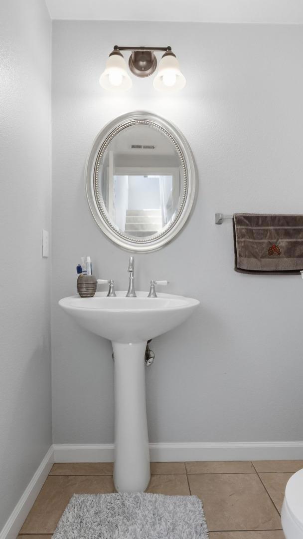 1576 Hermocilla Way Property Photo 20