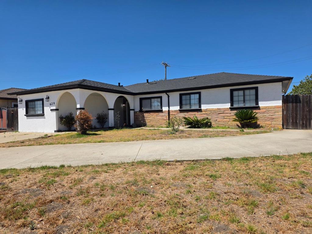 629 Chaparral Property Photo 1