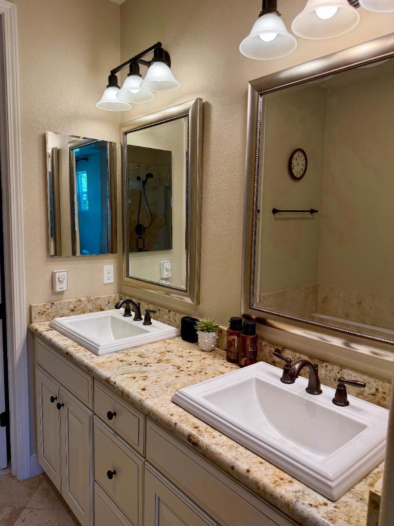 496 Rialto Place Property Photo 8