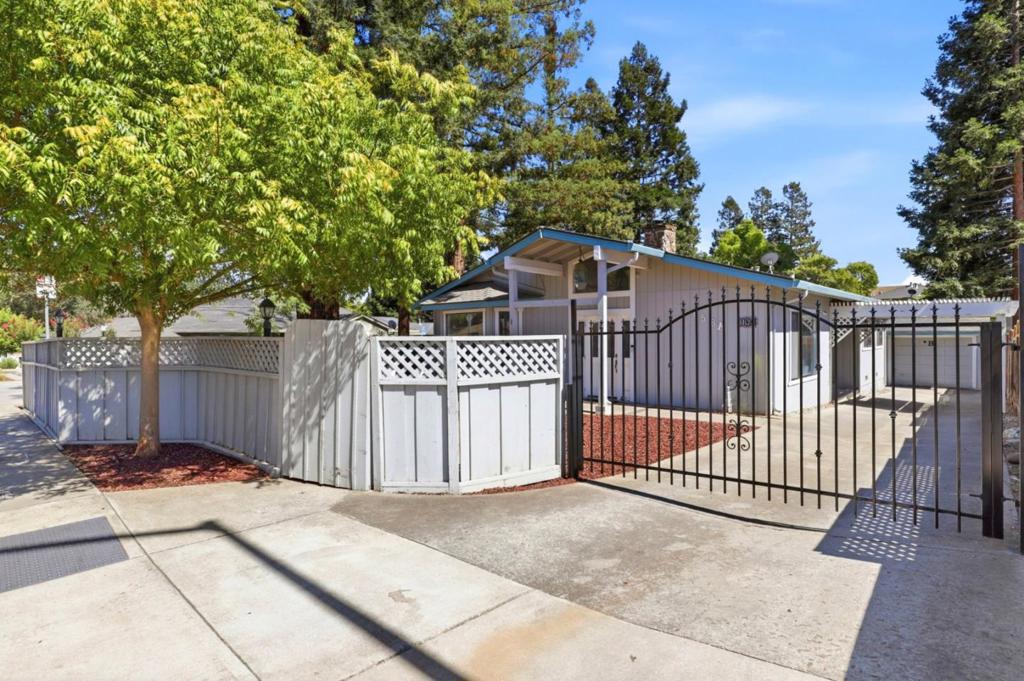 156 W Dunne Avenue Property Photo 2