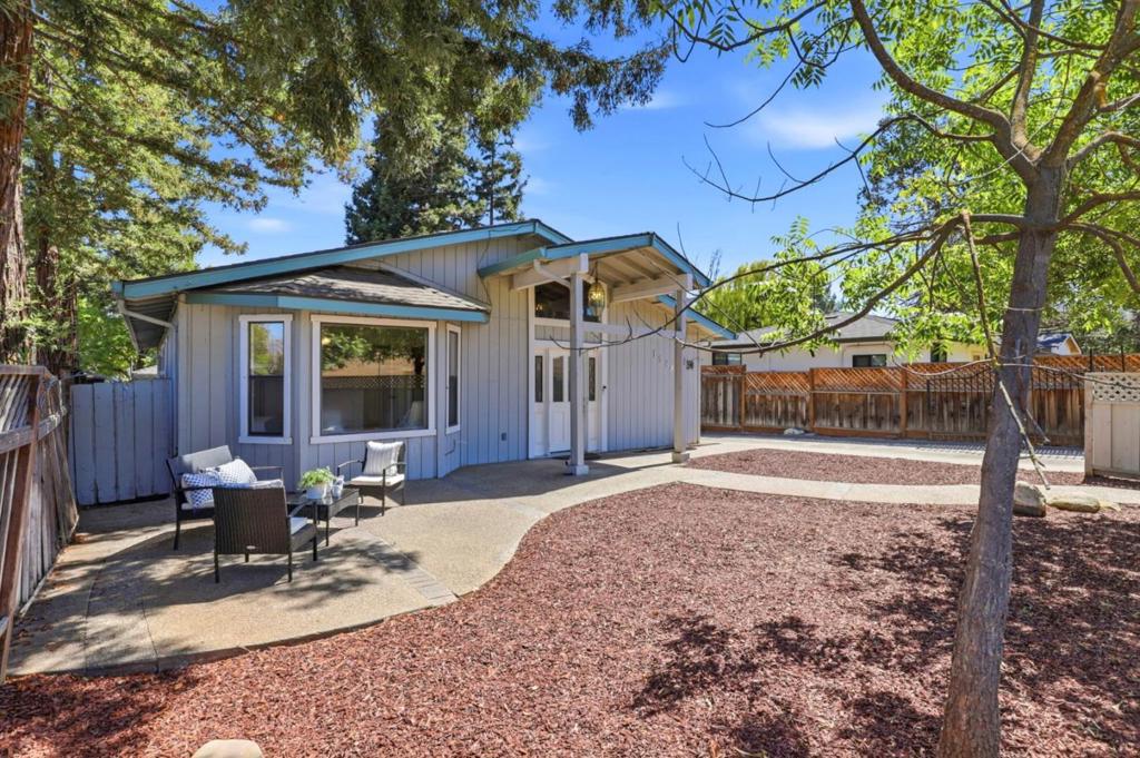 156 W Dunne Avenue Property Photo 3
