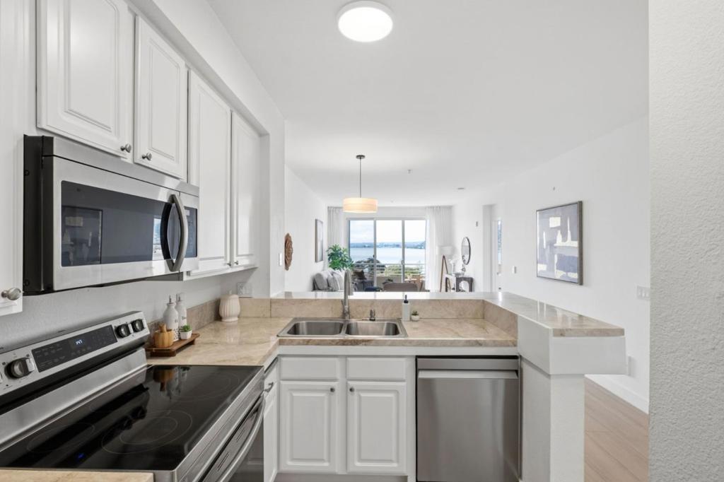 101 Crescent Way 2108 Property Photo 12
