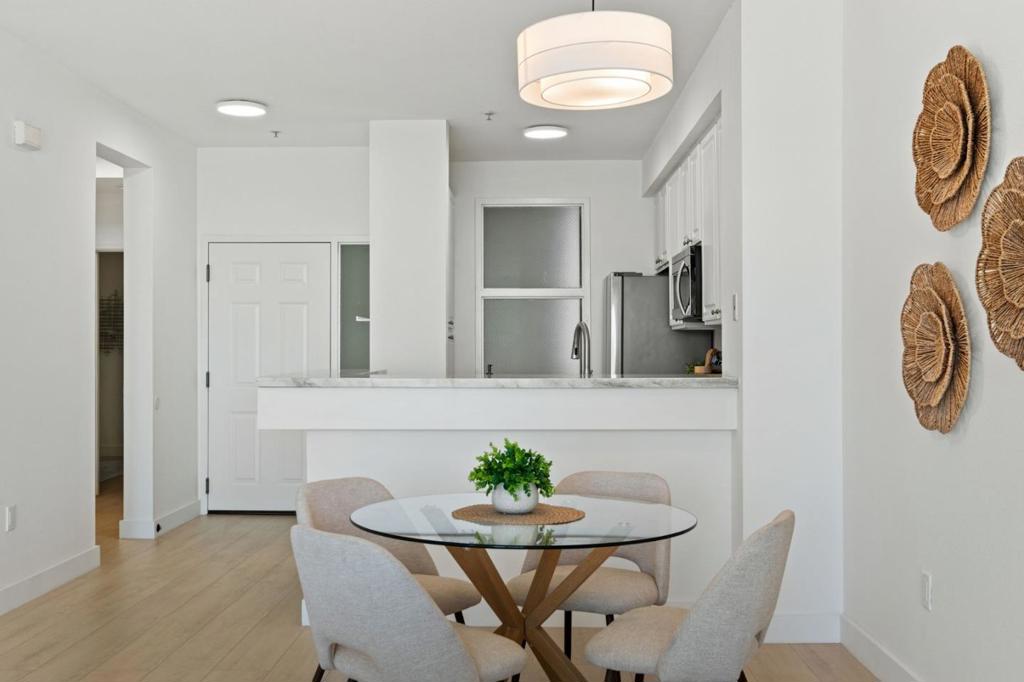 101 Crescent Way 2108 Property Photo 15