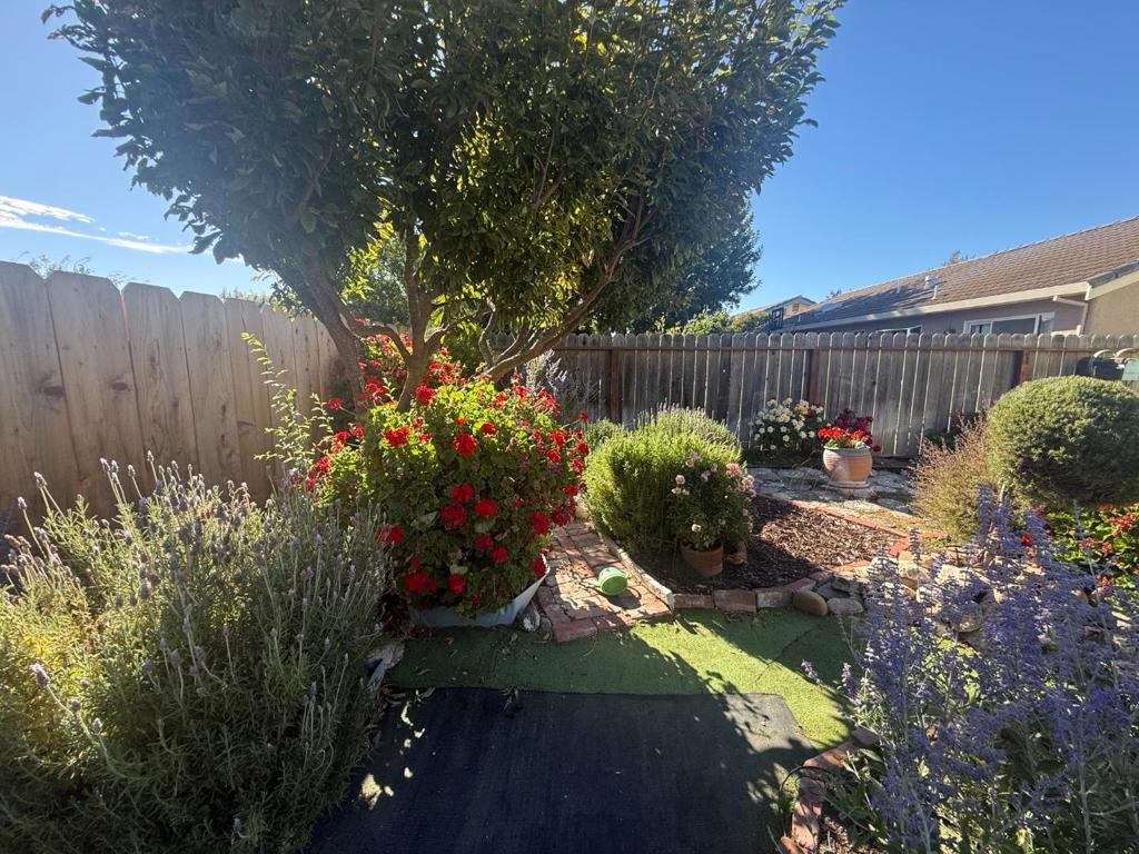46085 Pine Meadow Drive Property Photo 9