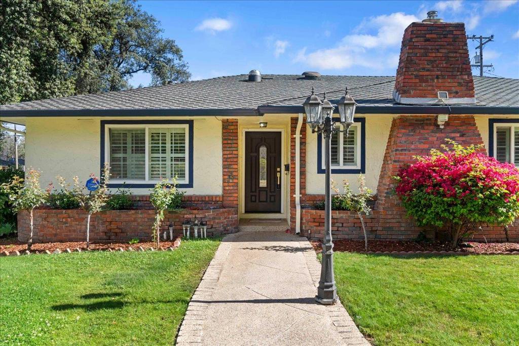 2099 Emory Street Property Photo 4