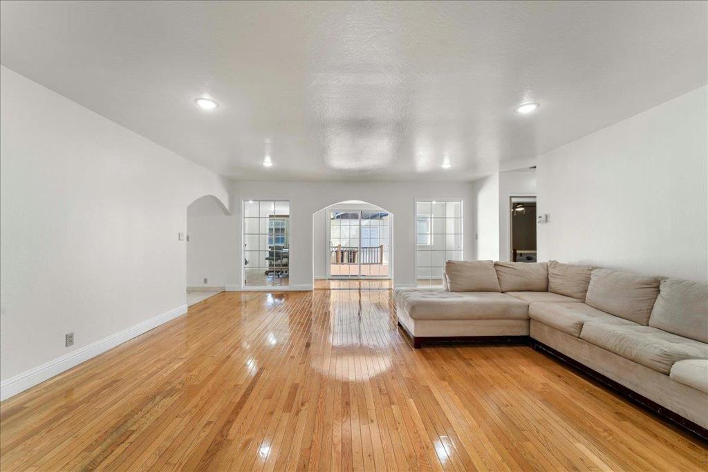 2099 Emory Street Property Photo 7