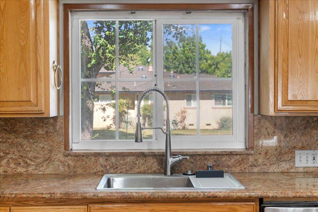 2099 Emory Street Property Photo 17