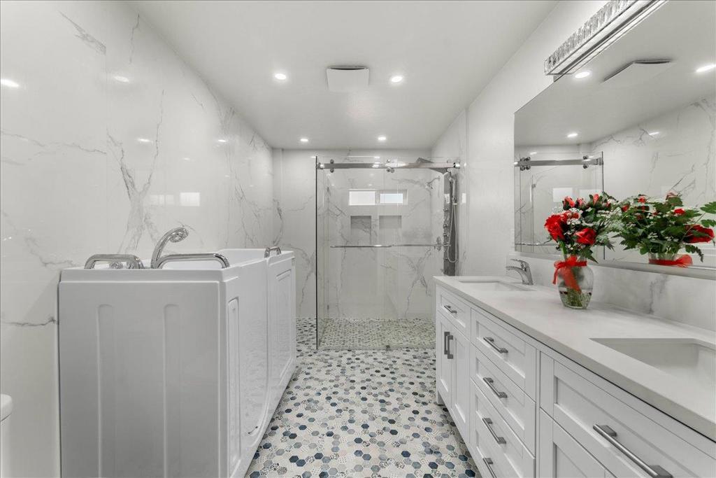 2099 Emory Street Property Photo 26