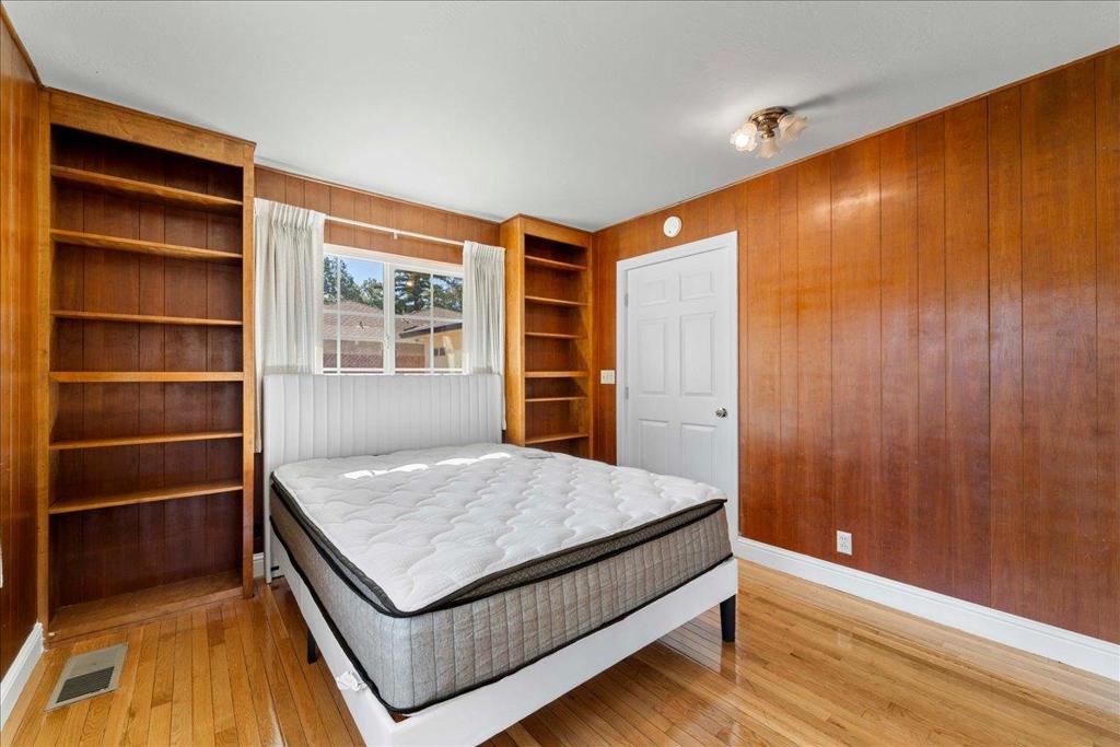 2099 Emory Street Property Photo 33