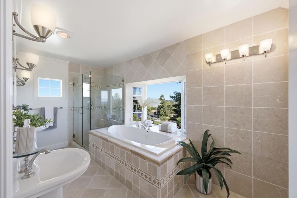 512 Lakemead Way Property Photo 38
