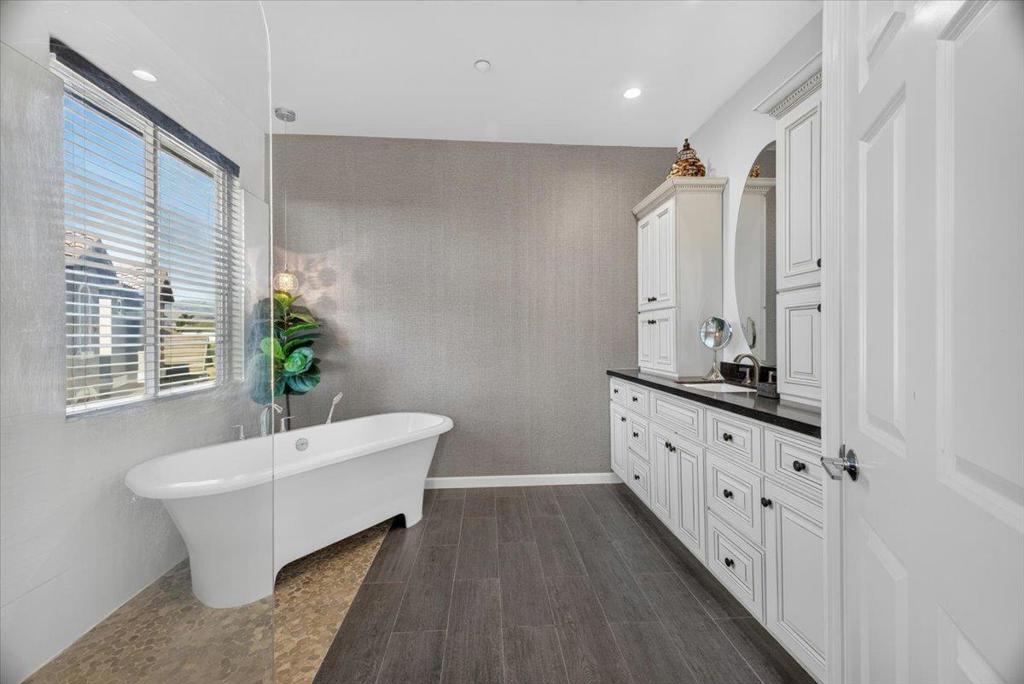 15 Victoria Circle Property Photo 21
