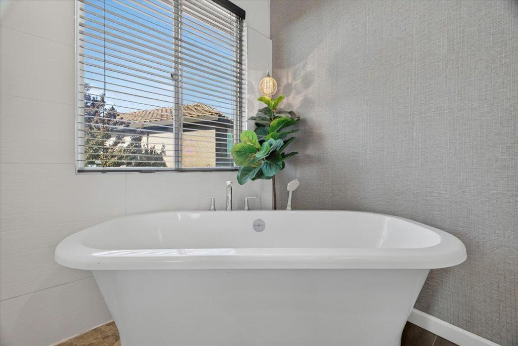 15 Victoria Circle Property Photo 23