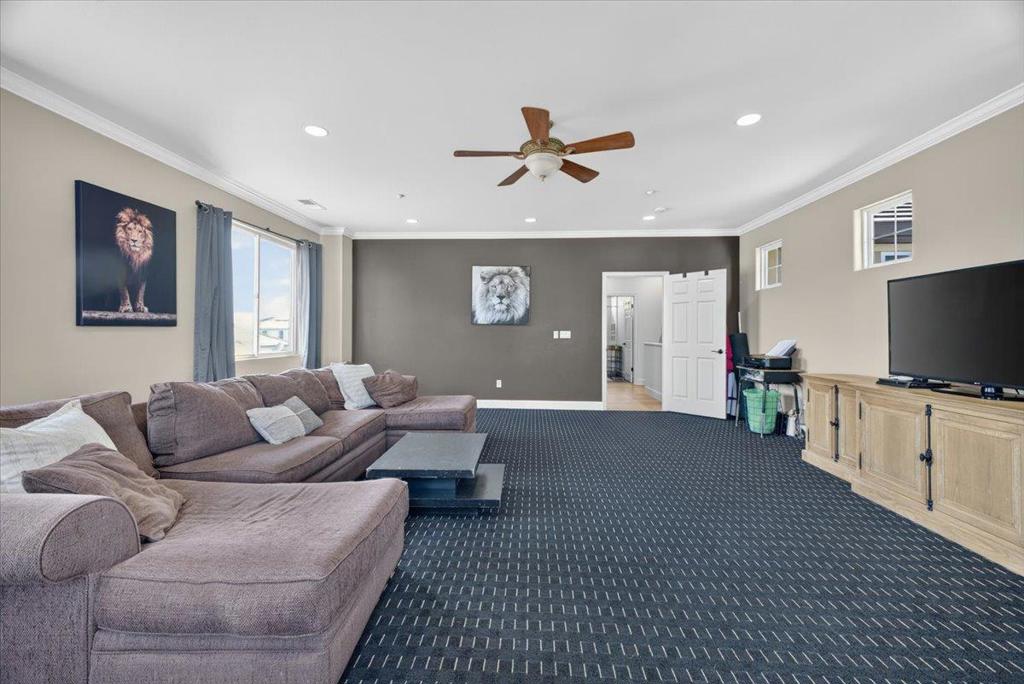 15 Victoria Circle Property Photo 28