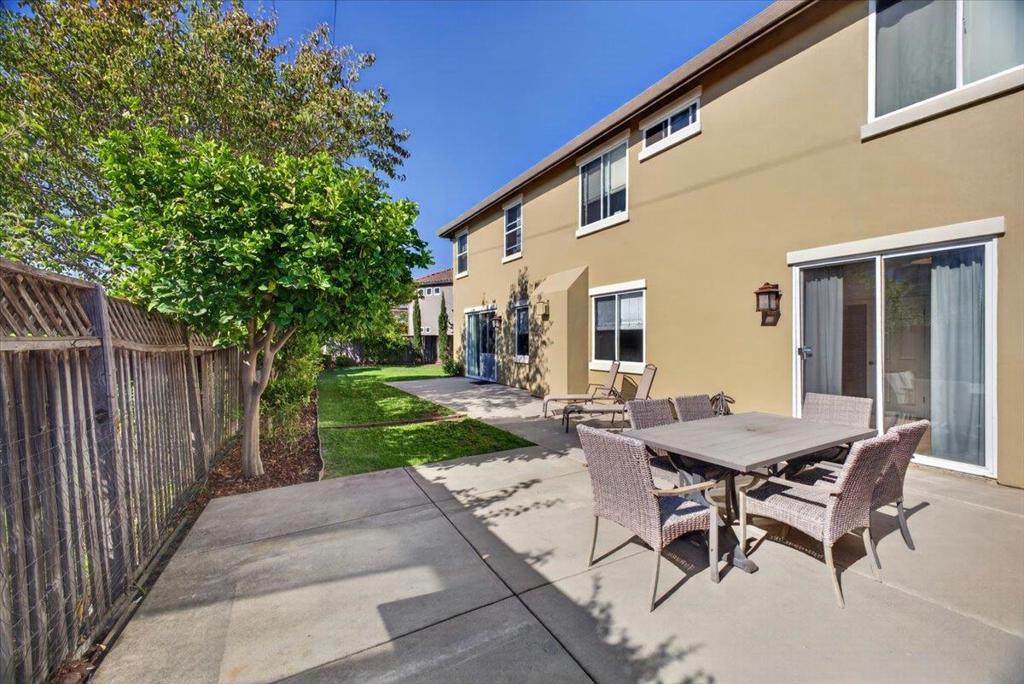 15 Victoria Circle Property Photo 30