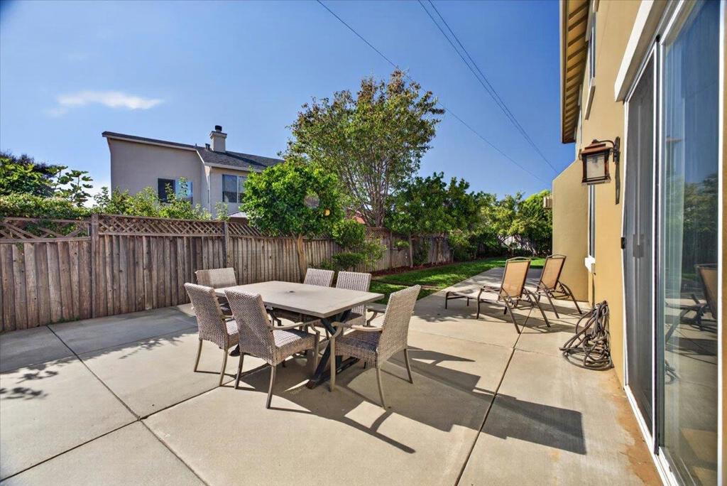 15 Victoria Circle Property Photo 32