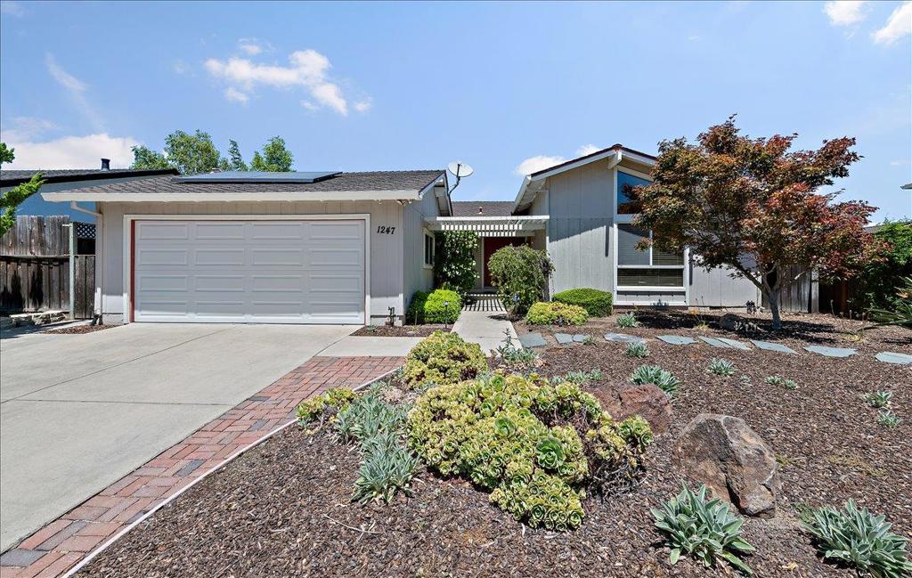 1247 Ironbridge Way Property Photo