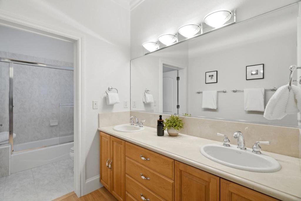 12350 Foothill Avenue Property Photo 39
