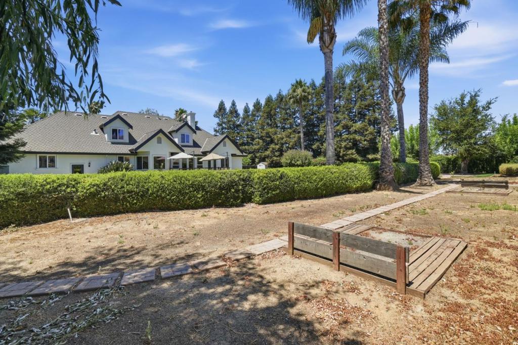 12350 Foothill Avenue Property Photo 60
