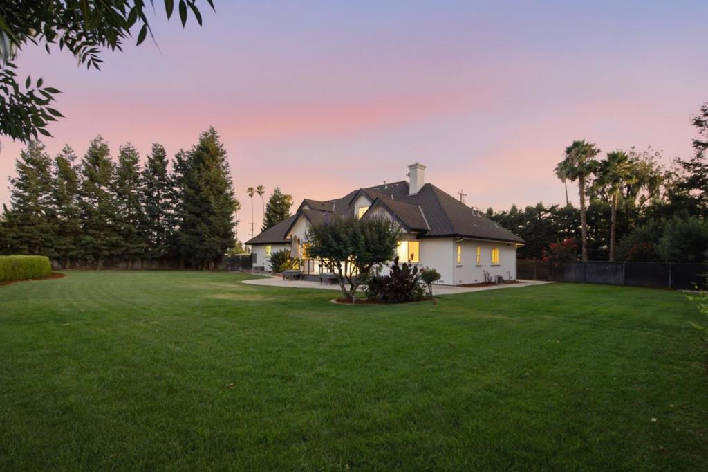 12350 Foothill Avenue Property Photo 77
