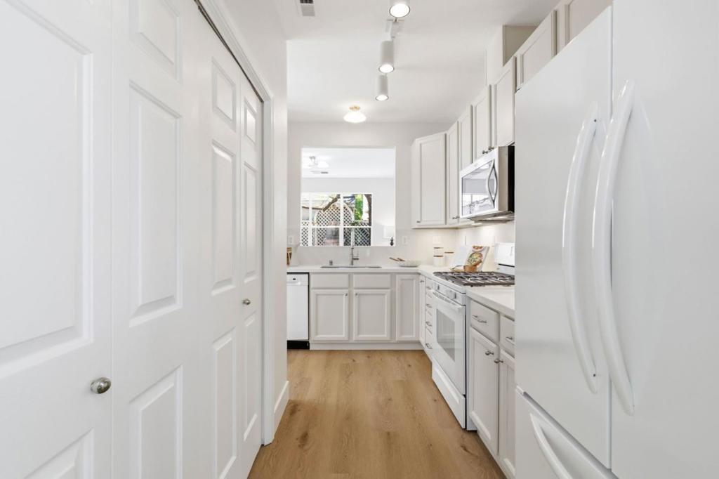 113 Beacon Street Property Photo 14