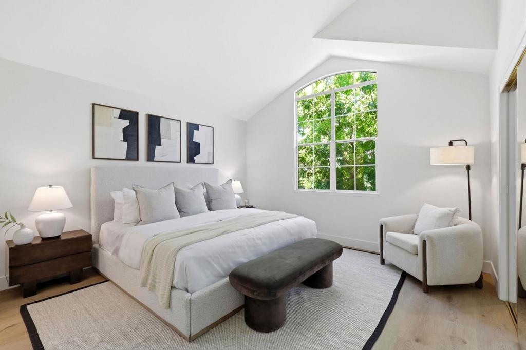 113 Beacon Street Property Photo 22