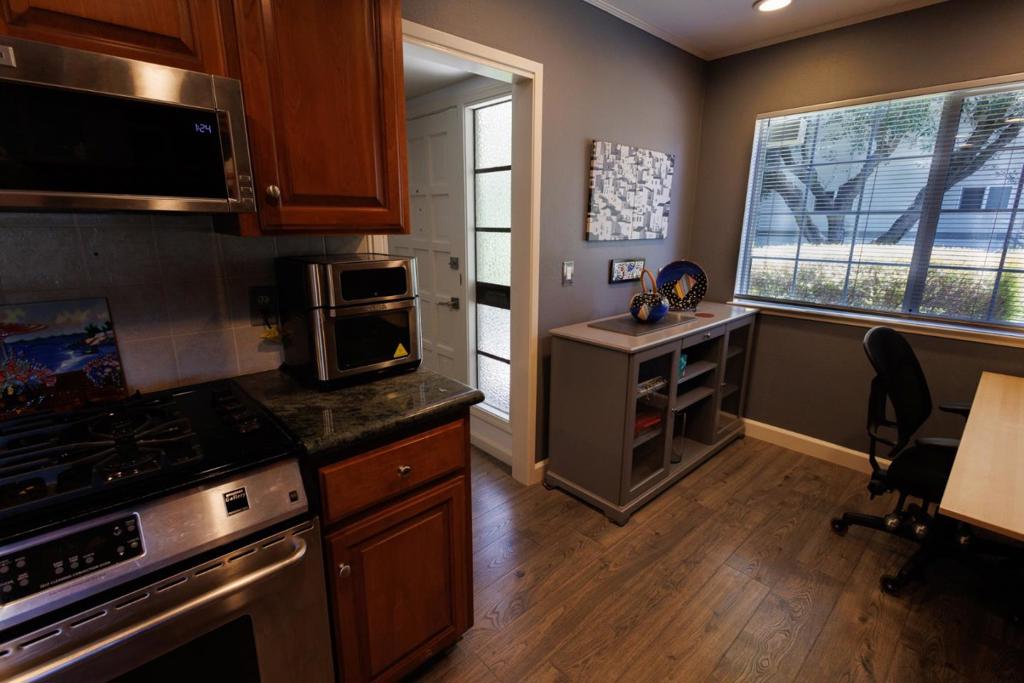5568 Cribari Circle Property Photo 8