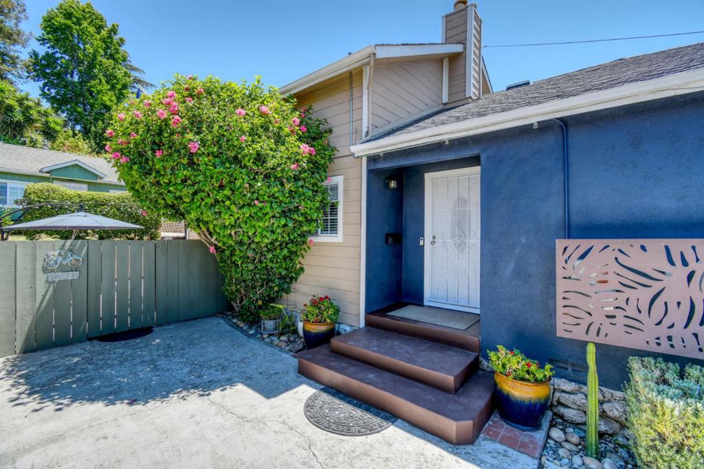 16640 Los Banos Street Property Photo 5