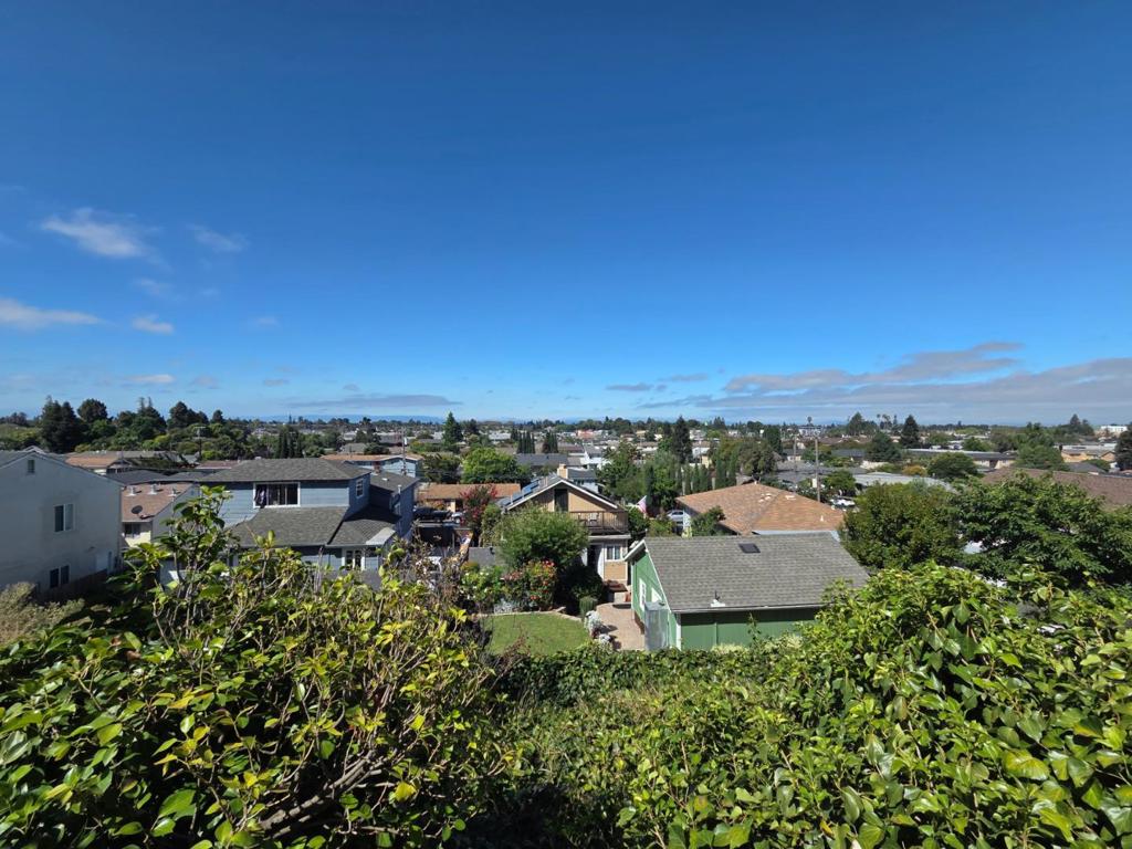 16640 Los Banos Street Property Photo 14