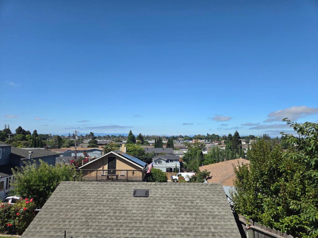 16640 Los Banos Street Property Photo 15