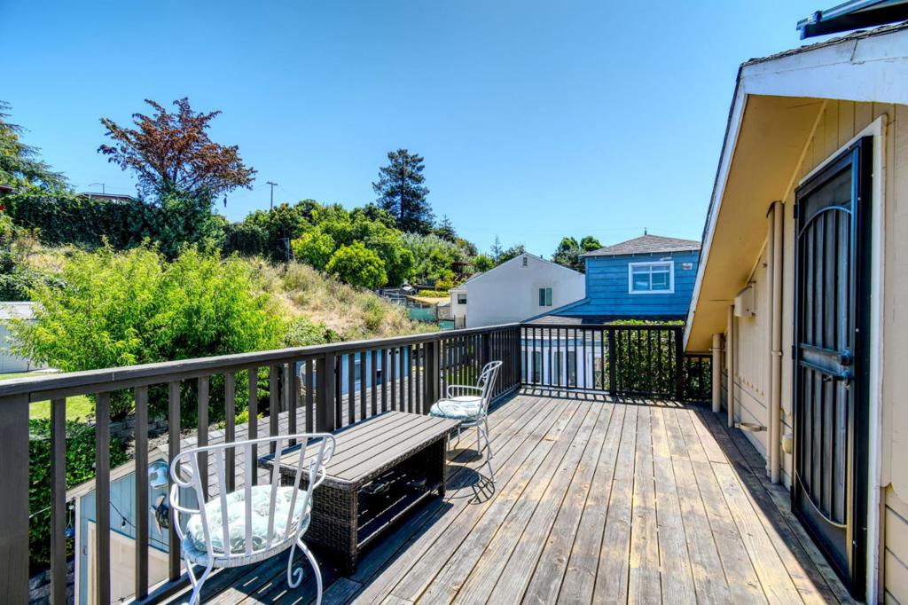 16640 Los Banos Street Property Photo 46