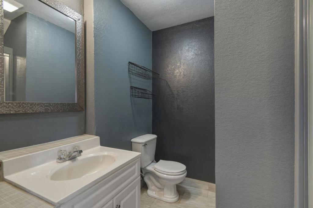 16640 Los Banos Street Property Photo 52