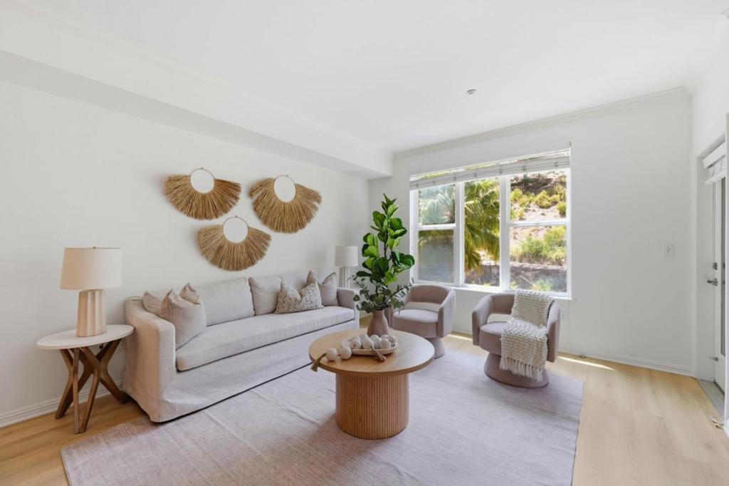 2210 Gellert Boulevard 5301 Property Photo 1