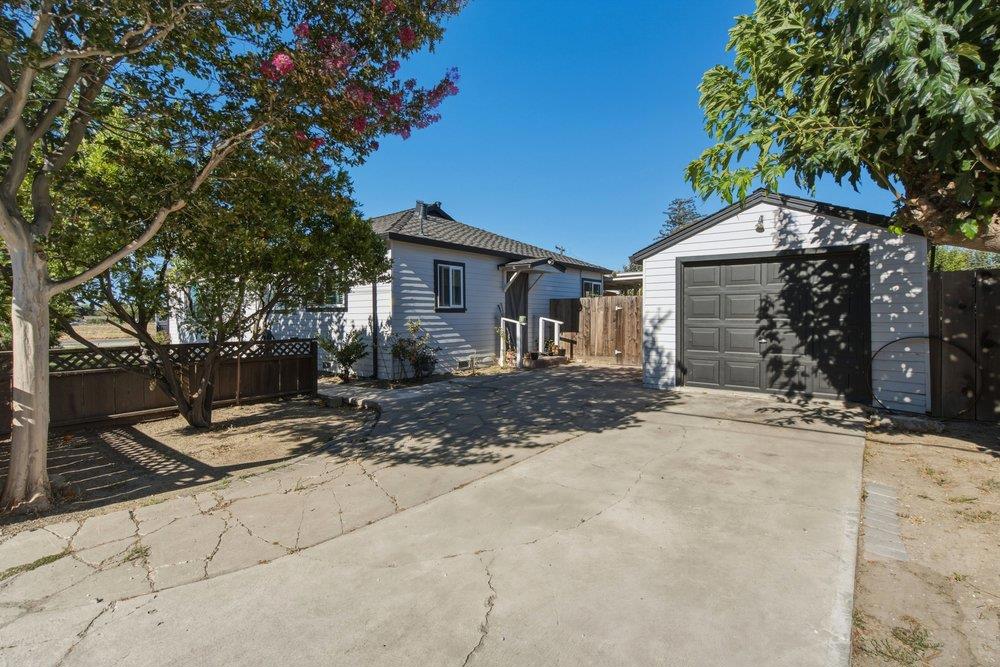 311 Santa Ana Road Property Photo 4