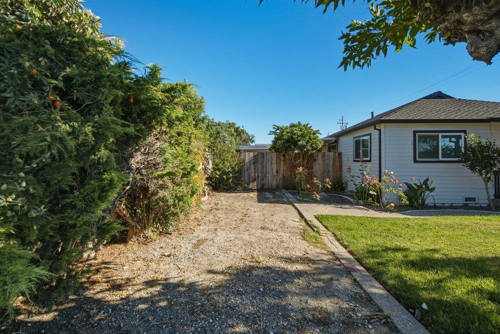 311 Santa Ana Road Property Photo 6