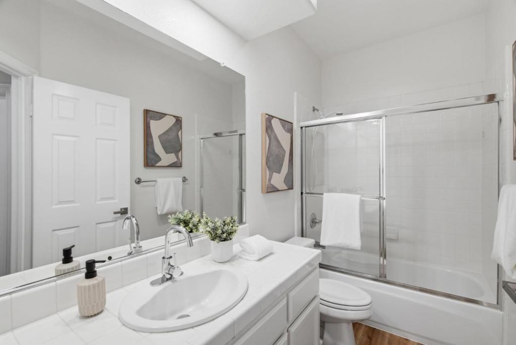 5619 Mireille Drive Property Photo 18