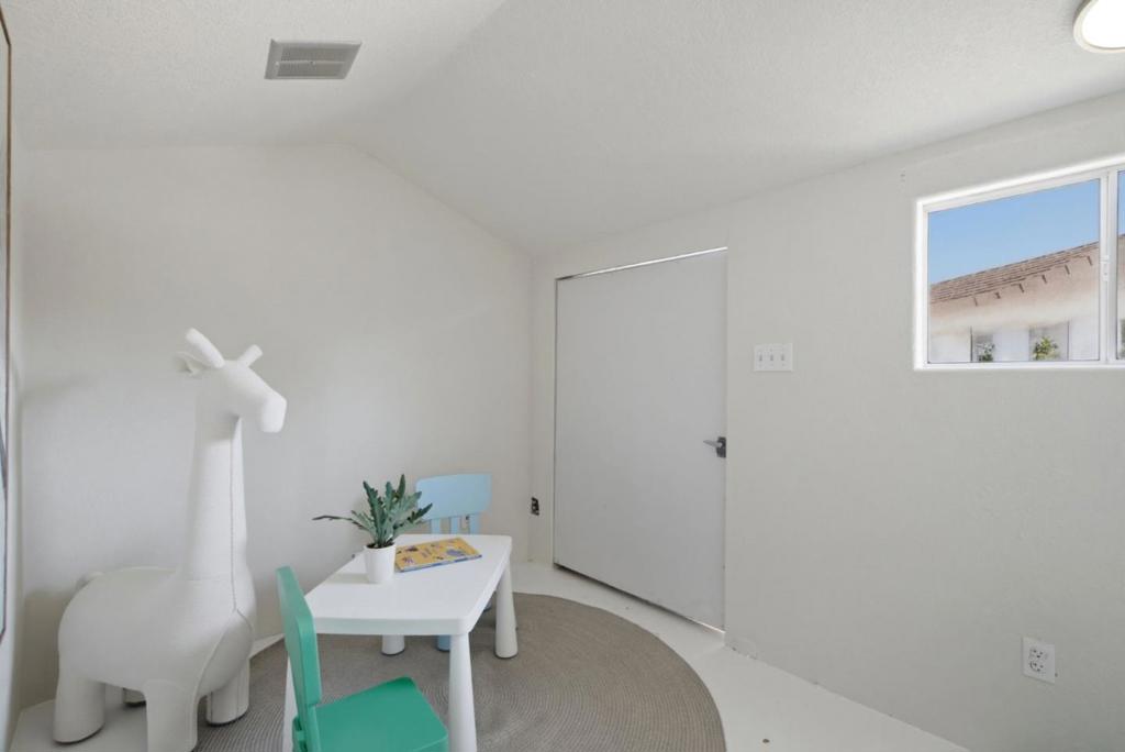 5619 Mireille Drive Property Photo 35