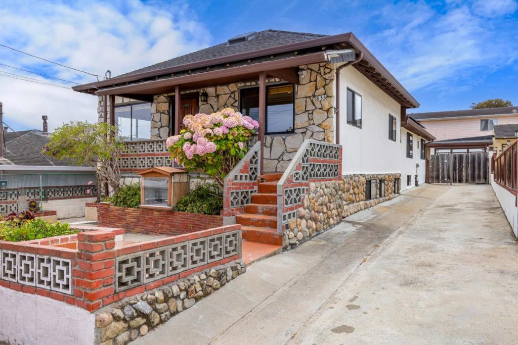 833 Hellam Street Property Photo 1