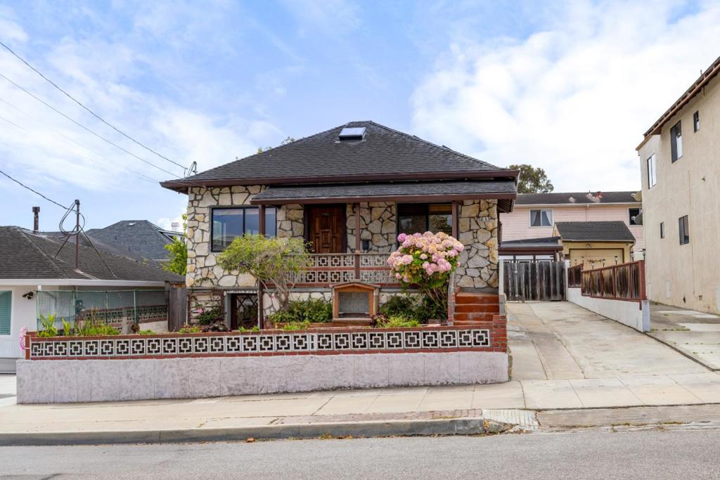 833 Hellam Street Property Photo 3