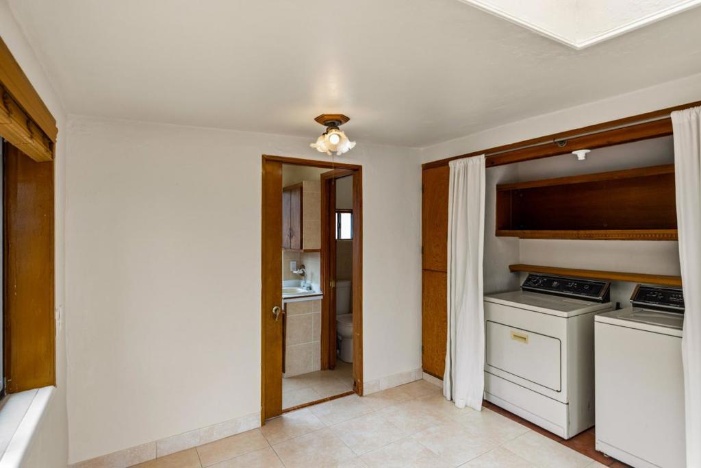833 Hellam Street Property Photo 24