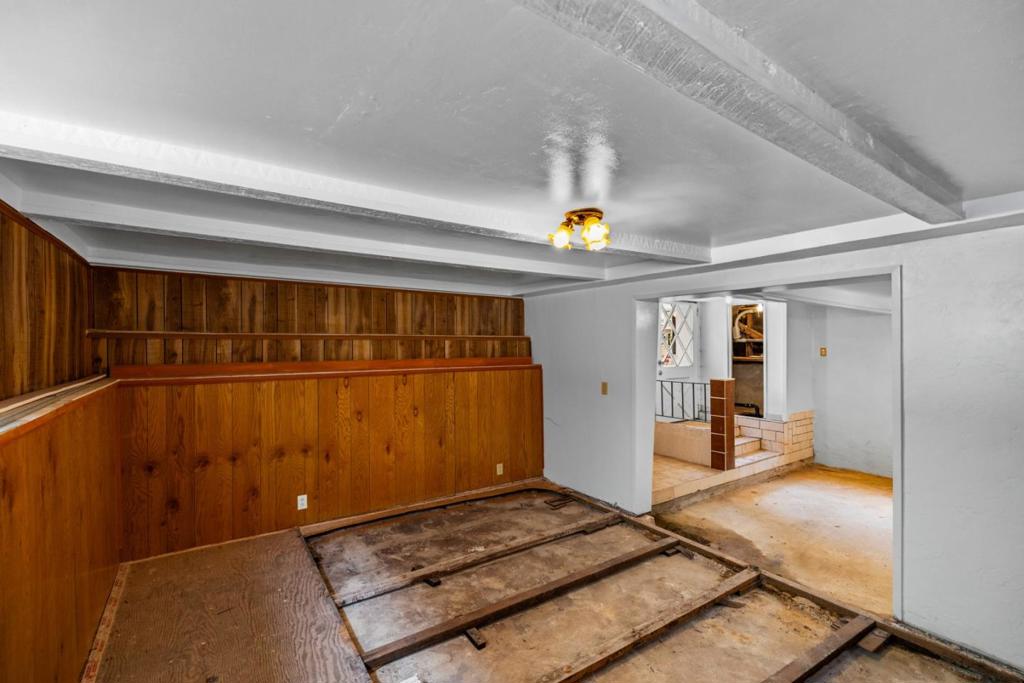 833 Hellam Street Property Photo 32