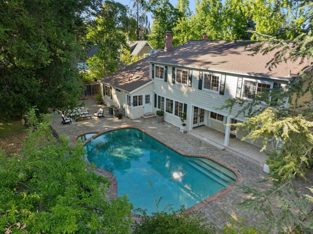20210 La Paloma Avenue Property Photo 44